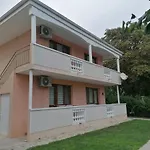 House Varna-1 3* Krapeț