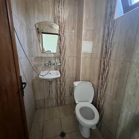 בית הארחה House Varna-1 קראפץ