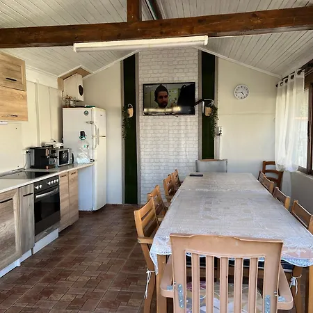 בית הארחה House Varna-1 *