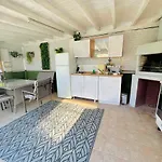 House Varna-1 קראפץ