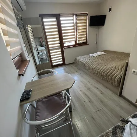 House Varna-1 3* Крапец