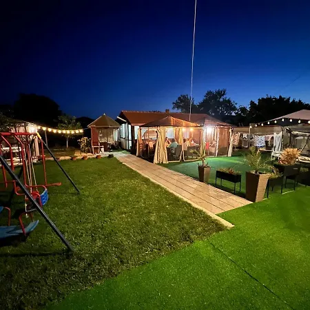 House Varna-1 בית הארחה 3*