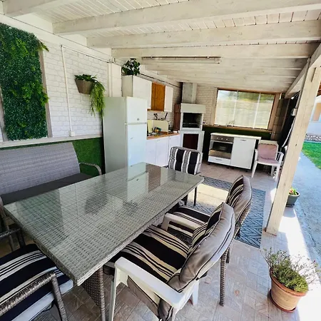 House Varna-1 בית הארחה