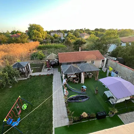 בית הארחה House Varna-1 3*