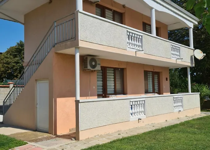 House Varna-1 3* Krapets (Dobrich)